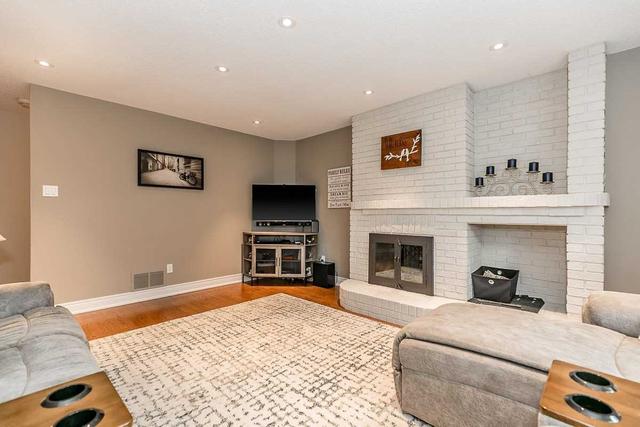 35 Hi View Dr, House detached with 4 bedrooms, 3 bathrooms and 10 parking in East Gwillimbury ON | Image 3
