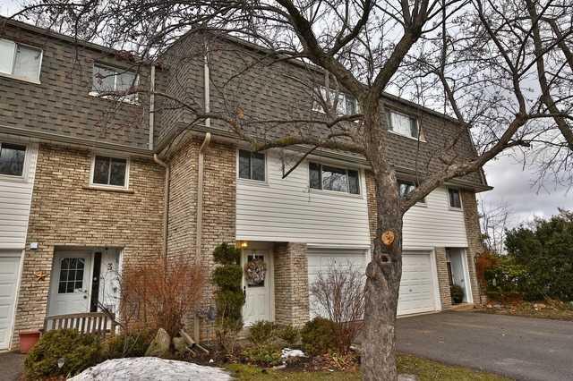2 - 1270 Gainsborough Dr, Townhouse with 3 bedrooms, 2 bathrooms and 1 parking in Oakville ON | Image 2