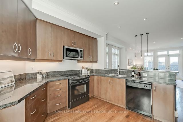 1 - 270 Van Dusen Blvd, House attached with 3 bedrooms, 4 bathrooms and 2 parking in Toronto ON | Image 6
