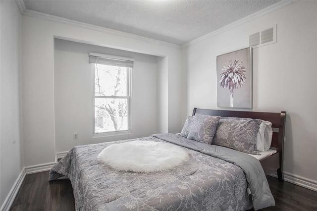 1 Sylvestre Sq, House detached with 4 bedrooms, 6 bathrooms and 4 parking in Toronto ON | Image 16