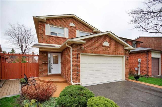 104 Trewartha Cres, House detached with 4 bedrooms, 2 bathrooms and 4 parking in Brampton ON | Image 1