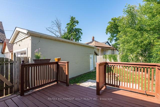 153 York St, House detached with 3 bedrooms, 2 bathrooms and 5 parking in St. Catharines ON | Image 27