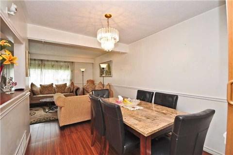 7269 Sills Rd, House semidetached with 3 bedrooms, 2 bathrooms and 4 parking in Mississauga ON | Image 4