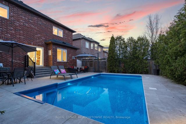29 Forsyth Cres, House detached with 4 bedrooms, 4 bathrooms and 6 parking in Halton Hills ON | Image 33
