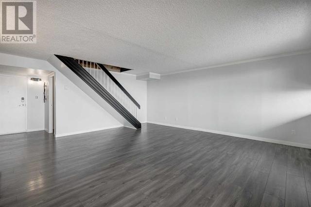 2912, - 221 6 Avenue Se, Condo with 2 bedrooms, 1 bathrooms and null parking in Calgary AB | Image 5