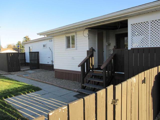 79 - 2248 Southview Drive, Home with 2 bedrooms, 1 bathrooms and 2 parking in Medicine Hat AB | Image 1