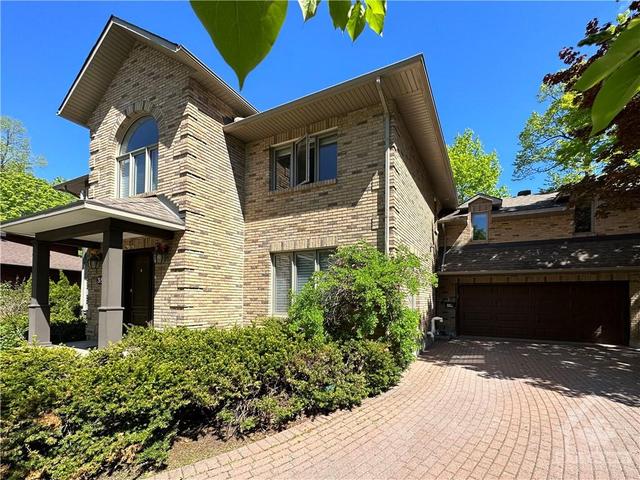 35 Blue Heron Court, House detached with 4 bedrooms, 4 bathrooms and 4 parking in Ottawa ON | Image 2