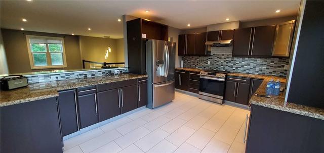 795 Grandview St N, House detached with 3 bedrooms, 2 bathrooms and 7 parking in Oshawa ON | Image 6