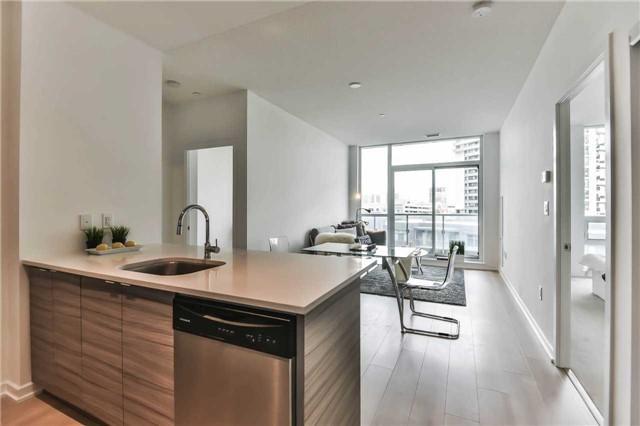405 - 62 Forest Manor Rd, Condo with 2 bedrooms, 1 bathrooms and 1 parking in Toronto ON | Image 2
