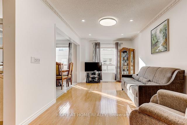 16 Pat Brooks Terr, Townhouse with 3 bedrooms, 4 bathrooms and 2 parking in Toronto ON | Image 30