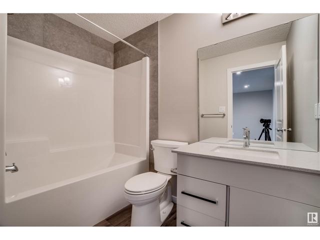 3532 6 Av Sw Sw, House detached with 3 bedrooms, 2 bathrooms and null parking in Edmonton AB | Image 33