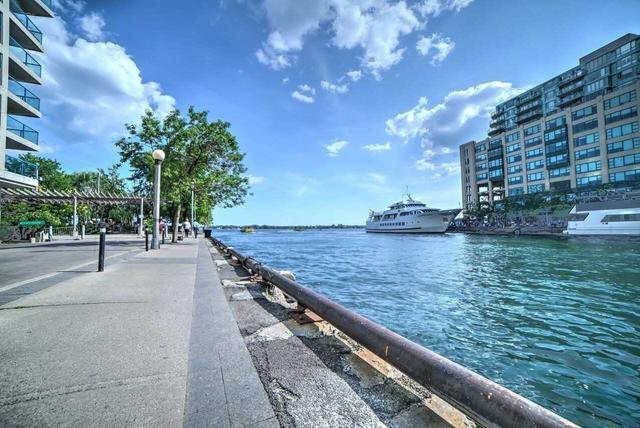 407 - 99 Harbour Sq, Condo with 2 bedrooms, 2 bathrooms and 1 parking in Toronto ON | Image 13