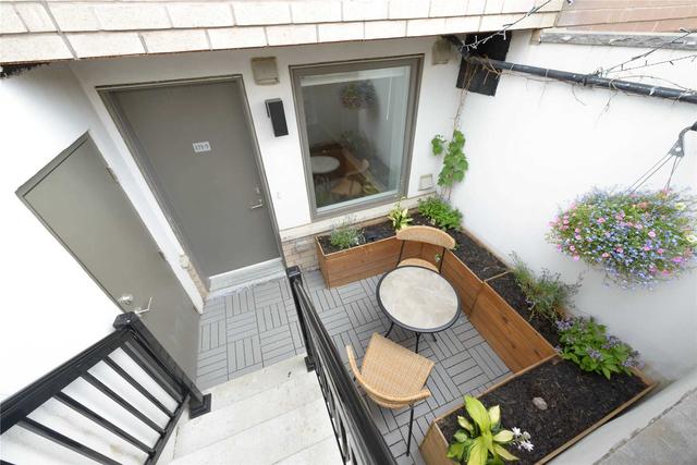 5 - 171 William Duncan Rd, Townhouse with 2 bedrooms, 1 bathrooms and 1 parking in Toronto ON | Image 1
