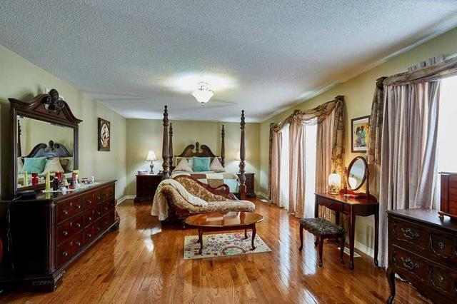 29 Cantwell Cres, House detached with 4 bedrooms, 4 bathrooms and 2 parking in Ajax ON | Image 10