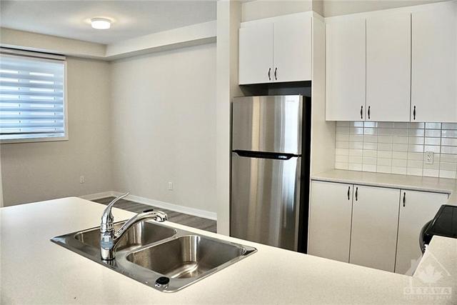 318 Parallax Private, Townhouse with 4 bedrooms, 3 bathrooms and 2 parking in Ottawa ON | Image 12