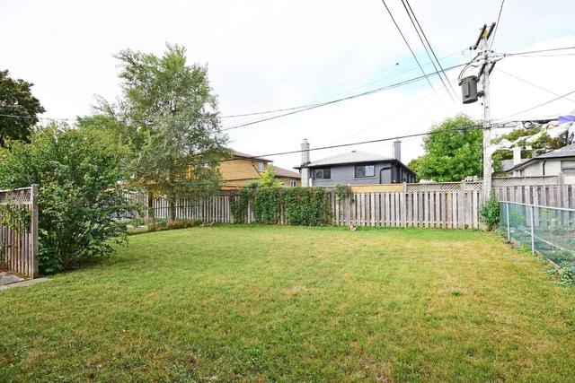 240 Wellesworth Dr, House detached with 3 bedrooms, 2 bathrooms and 3 parking in Toronto ON | Image 32