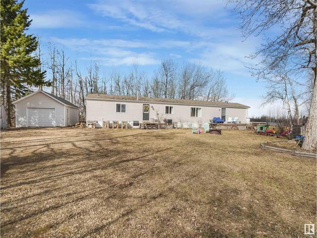 5102 47 St, House other with 3 bedrooms, 2 bathrooms and null parking in Westlock County AB | Image 1