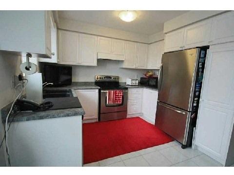 3769 Nightstar Dr, House attached with 3 bedrooms, 3 bathrooms and 2 parking in Mississauga ON | Image 4
