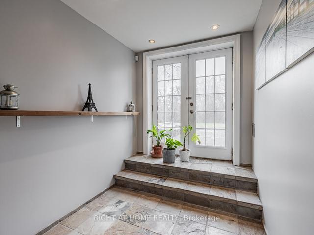 129 Thistle Down Blvd, House detached with 4 bedrooms, 2 bathrooms and 5 parking in Toronto ON | Image 11