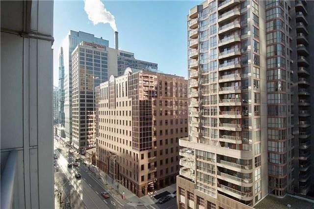 1012 - 761 Bay St, Condo with 2 bedrooms, 2 bathrooms and 1 parking in Toronto ON | Image 14