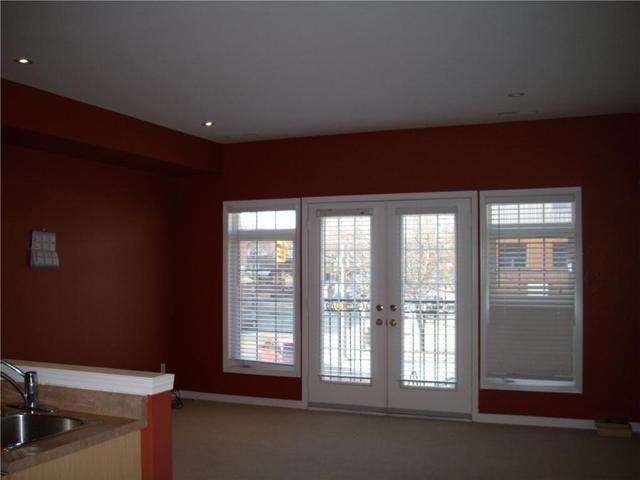 9 - 95 Kerr St, Townhouse with 2 bedrooms, 3 bathrooms and null parking in Oakville ON | Image 2