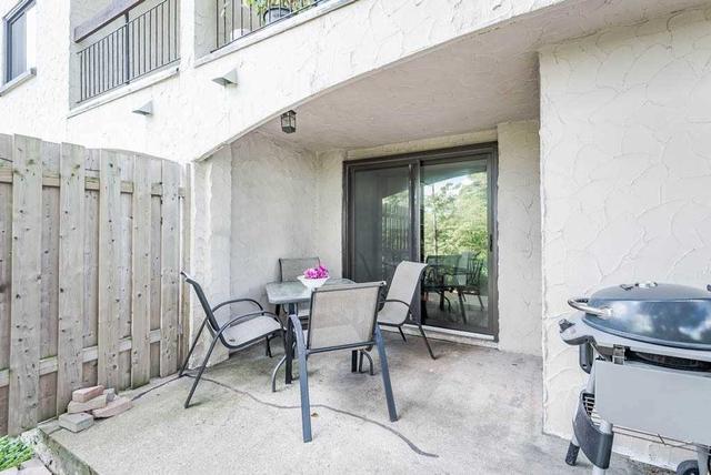 58 - 1030 Falgarwood Dr, Townhouse with 3 bedrooms, 2 bathrooms and 1 parking in Oakville ON | Image 5