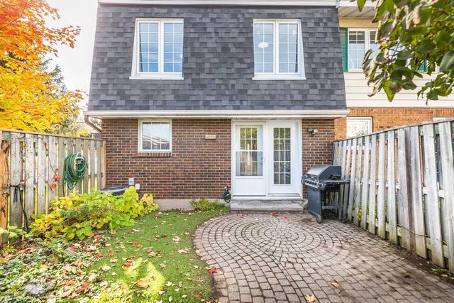 1493 Fisher Ave, Townhouse with 3 bedrooms, 2 bathrooms and 1 parking in Ottawa ON | Image 14