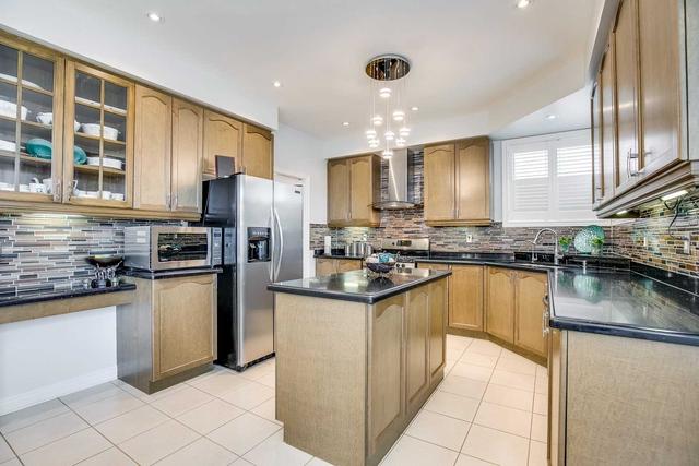 2244 Woodbriar Crt, House detached with 4 bedrooms, 5 bathrooms and 8 parking in Oakville ON | Image 24