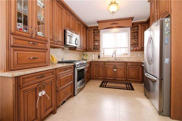 13305 Dufferin St, House detached with 3 bedrooms, 2 bathrooms and 8 parking in King ON | Image 5