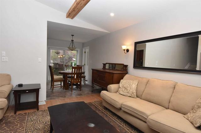 208 Mccrea St, House detached with 3 bedrooms, 1 bathrooms and 9 parking in Clearview ON | Image 2