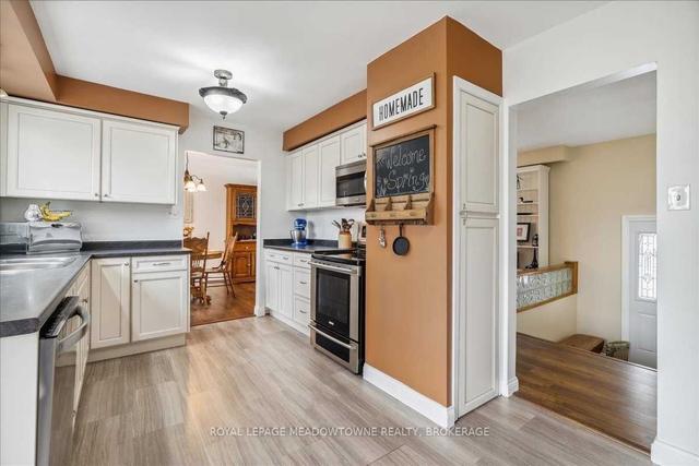 833 Willow Ave, House detached with 3 bedrooms, 2 bathrooms and 3 parking in Milton ON | Image 5