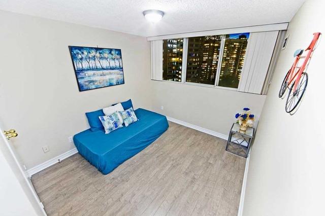 1204 - 3695 Kaneff Cres, Condo with 2 bedrooms, 2 bathrooms and 1 parking in Mississauga ON | Image 10