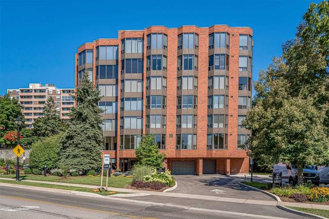 205 - 2121 Lakeshore Rd, Condo with 2 bedrooms, 2 bathrooms and 1 parking in Burlington ON | Image 1