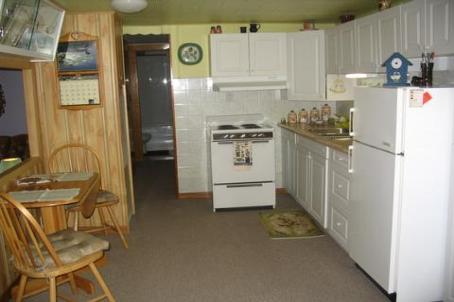 9828 Highway 118 Rd, Home with 2 bedrooms, 1 bathrooms and 6 parking in Algonquin Highlands ON | Image 7