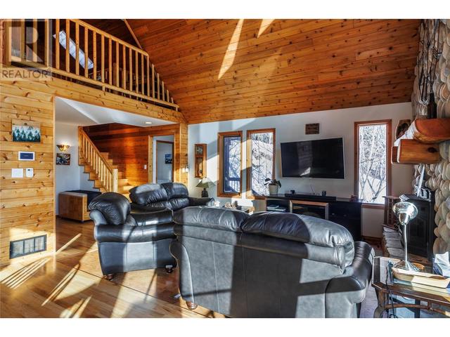 9434 Hodges Road, House detached with 5 bedrooms, 3 bathrooms and 6 parking in Central Okanagan West BC | Image 10