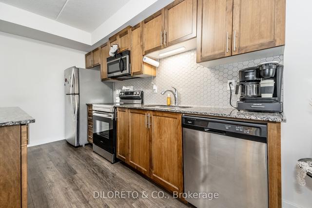ll10 - 25 Kay Cres, Condo with 2 bedrooms, 2 bathrooms and 1 parking in Guelph ON | Image 37