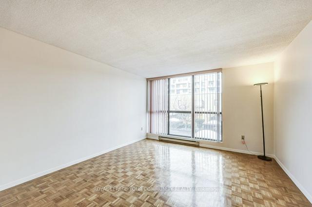 305 - 188 Spadina Ave, Condo with 2 bedrooms, 2 bathrooms and 1 parking in Toronto ON | Image 10