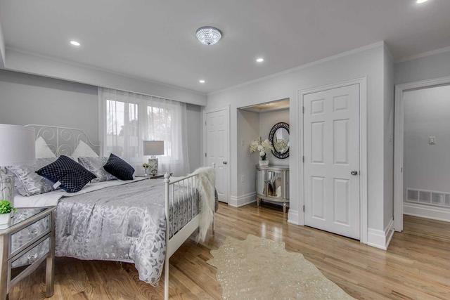 1 Cloebury Crt, House detached with 3 bedrooms, 3 bathrooms and 6 parking in Toronto ON | Image 11