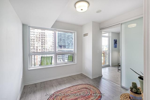 926 - 38 Joe Shuster Way, Condo with 2 bedrooms, 1 bathrooms and 0 parking in Toronto ON | Image 7