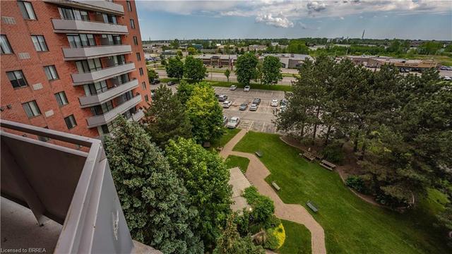 709 - 9 Bonheur Court, House attached with 3 bedrooms, 2 bathrooms and 1 parking in Brantford ON | Image 13