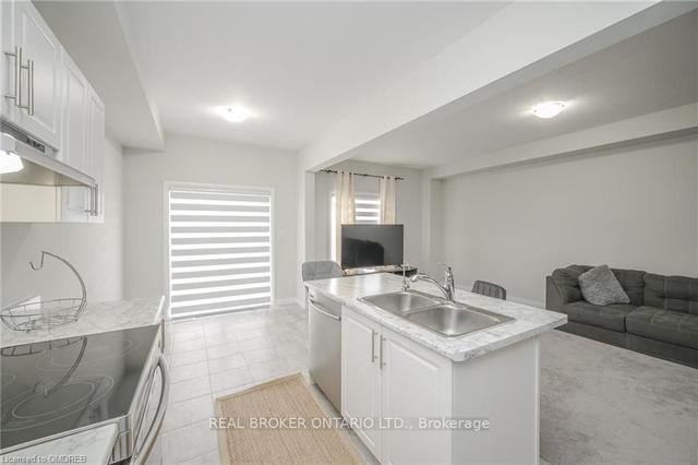 53 - 520 Grey St, House attached with 3 bedrooms, 3 bathrooms and 2 parking in Brantford ON | Image 2