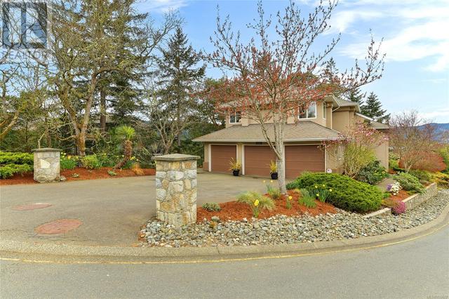 6782 Greig Crt, House detached with 3 bedrooms, 4 bathrooms and 6 parking in Central Saanich BC | Image 51
