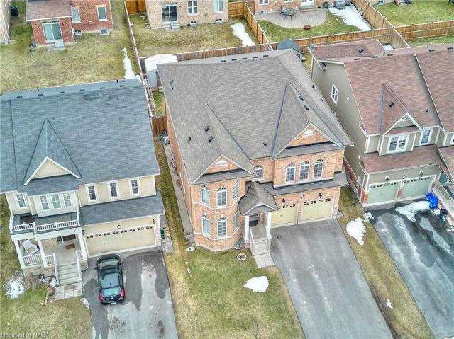 18 White Ash Rd, House detached with 5 bedrooms, 4 bathrooms and 6 parking in Thorold ON | Image 1