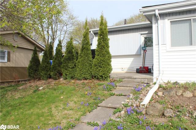 9 Hawthorne Drive, House detached with 2 bedrooms, 1 bathrooms and 2 parking in Innisfil ON | Image 20