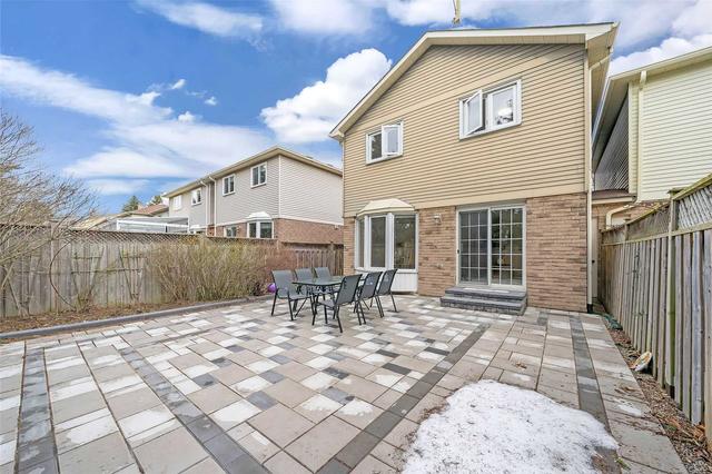 48 Raleigh Cres, House attached with 3 bedrooms, 2 bathrooms and 3 parking in Markham ON | Image 30