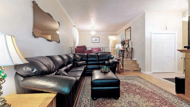 11 Wagner Dr, House detached with 3 bedrooms, 2 bathrooms and 3 parking in Toronto ON | Image 30