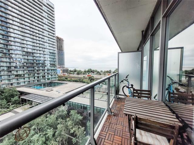 711 - 105 The Queensway, Condo with 1 bedrooms, 1 bathrooms and 2 parking in Toronto ON | Image 4