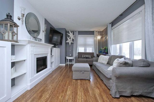 91 Elford Dr, House attached with 3 bedrooms, 3 bathrooms and 2 parking in Clarington ON | Image 2