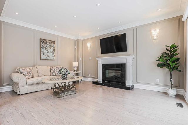 30 John Button Blvd, House detached with 4 bedrooms, 5 bathrooms and 6 parking in Markham ON | Image 6