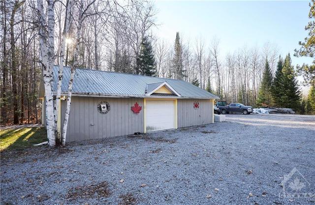 24927 Highway 41 Highway, House detached with 4 bedrooms, 3 bathrooms and 15 parking in Addington Highlands ON | Image 29